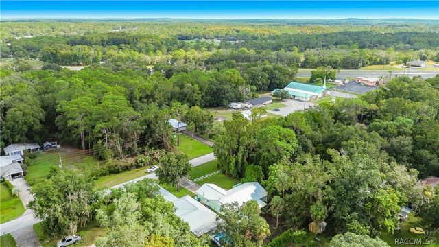 8422 W Bradshaw Street, Homosassa, FL 34448