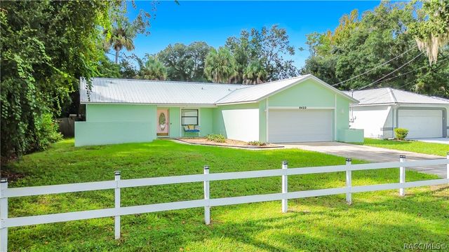 8422 W Bradshaw Street, Homosassa, FL 34448