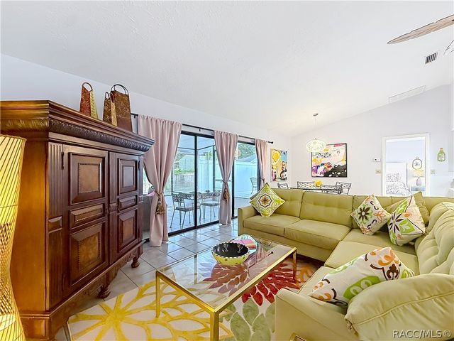 8422 W Bradshaw Street, Homosassa, FL 34448