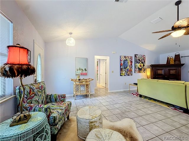 8422 W Bradshaw Street, Homosassa, FL 34448