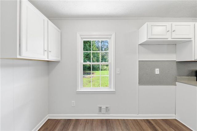 6556 Glenwood Drive, Douglasville, GA 30135
