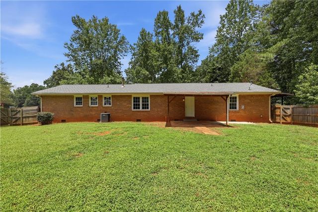 6556 Glenwood Drive, Douglasville, GA 30135