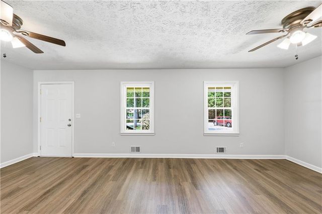 6556 Glenwood Drive, Douglasville, GA 30135