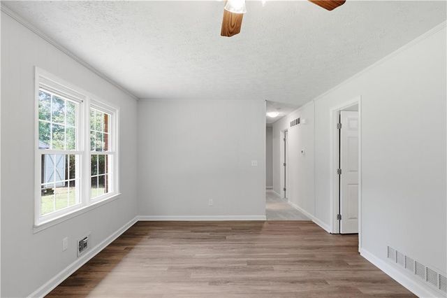 6556 Glenwood Drive, Douglasville, GA 30135