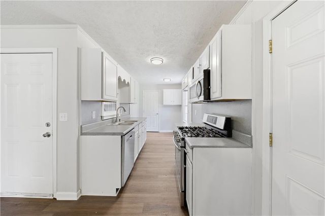 6556 Glenwood Drive, Douglasville, GA 30135