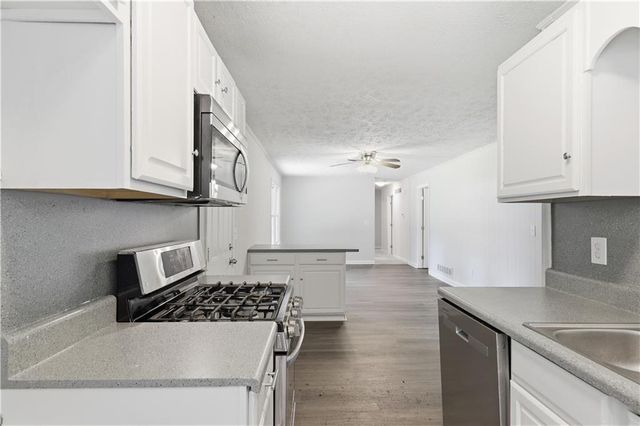6556 Glenwood Drive, Douglasville, GA 30135