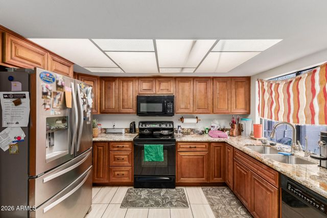 8802 N NEW WORLD Drive, Glendale, AZ 85302