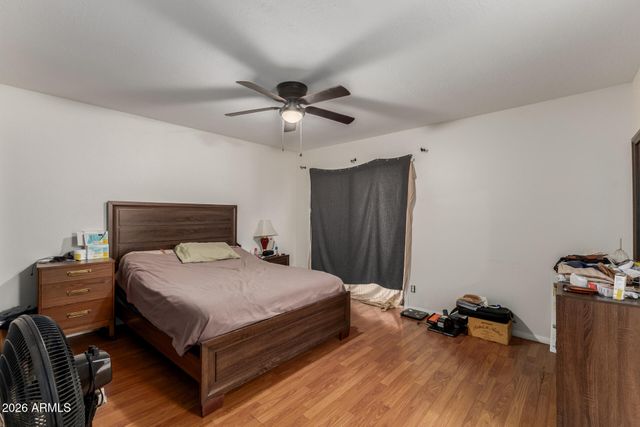 8802 N NEW WORLD Drive, Glendale, AZ 85302