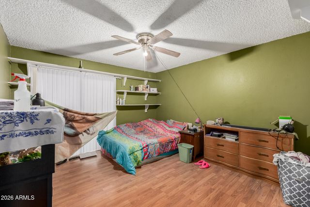 8802 N NEW WORLD Drive, Glendale, AZ 85302