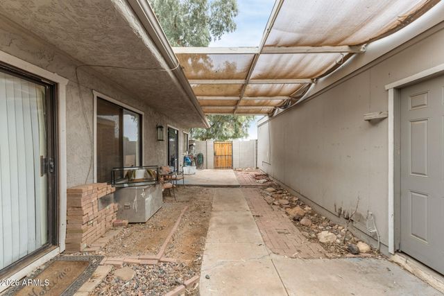 8802 N NEW WORLD Drive, Glendale, AZ 85302