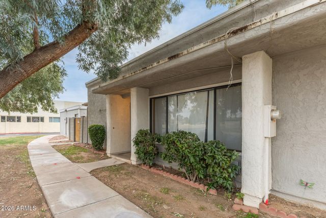 8802 N NEW WORLD Drive, Glendale, AZ 85302