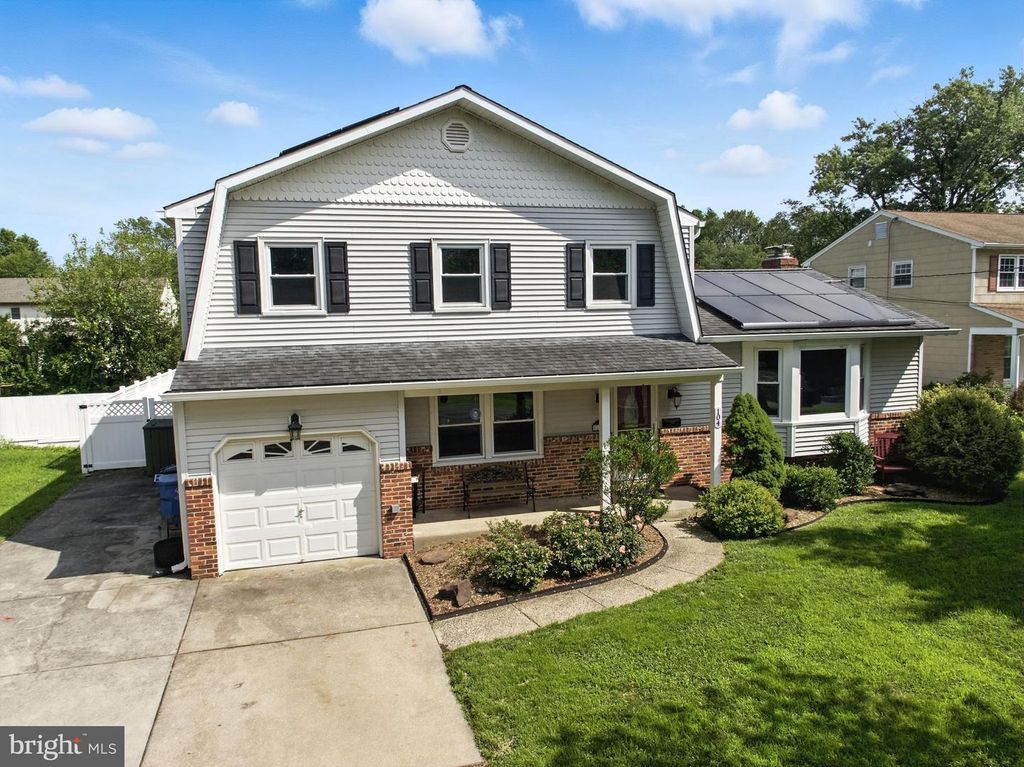 104 HOOTON RD, Mount Laurel, NJ 08054