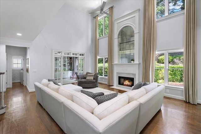525 Woodmoore Court, Atlanta, GA 30342