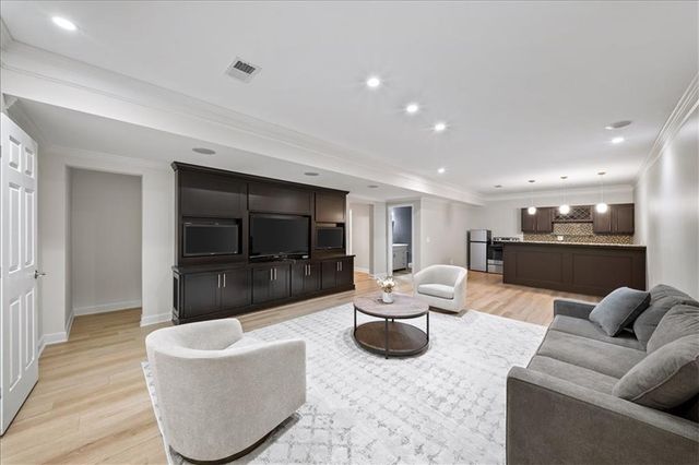 525 Woodmoore Court, Atlanta, GA 30342