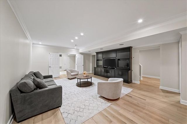 525 Woodmoore Court, Atlanta, GA 30342