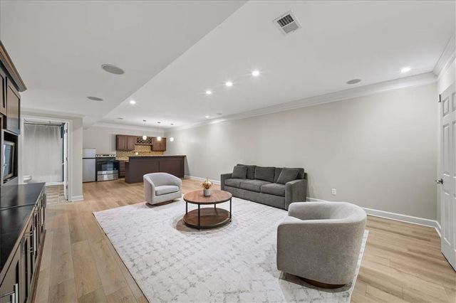 525 Woodmoore Court, Atlanta, GA 30342