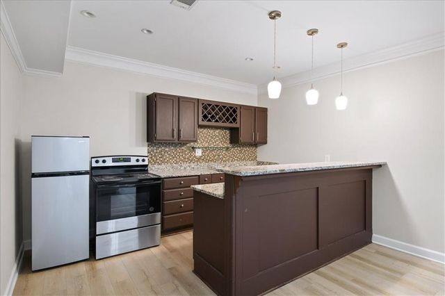 525 Woodmoore Court, Atlanta, GA 30342
