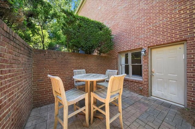 525 Woodmoore Court, Atlanta, GA 30342