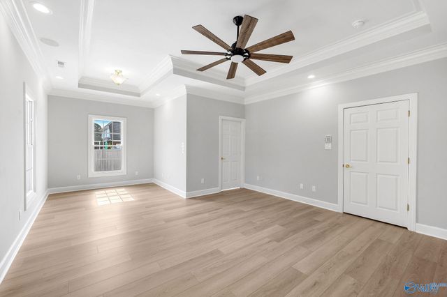1507 NE Crown Pointe Drive, Hartselle, AL 35640