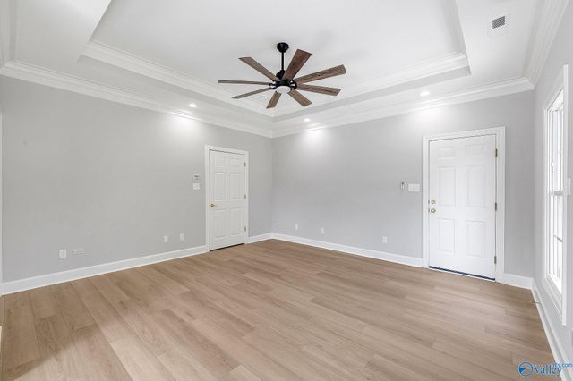 1507 NE Crown Pointe Drive, Hartselle, AL 35640