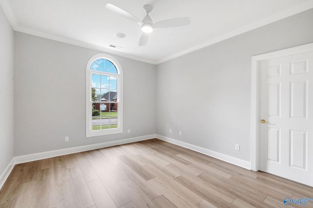 1507 NE Crown Pointe Drive, Hartselle, AL 35640