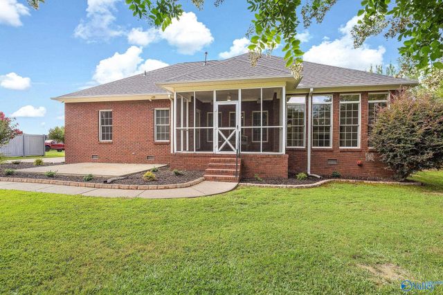 1507 NE Crown Pointe Drive, Hartselle, AL 35640