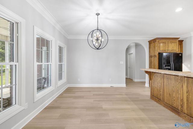 1507 NE Crown Pointe Drive, Hartselle, AL 35640