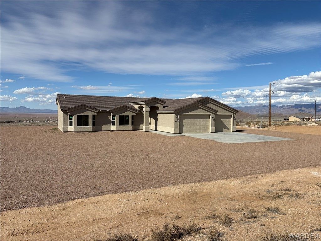 8054 E Darius Drive, Kingman, AZ 86401