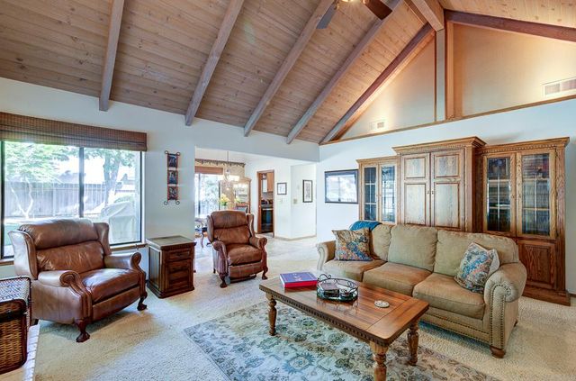 8315 N 4th Street, Fresno, CA 93720