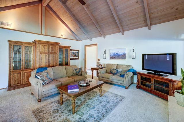 8315 N 4th Street, Fresno, CA 93720