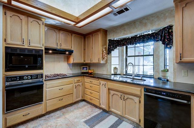 8315 N 4th Street, Fresno, CA 93720