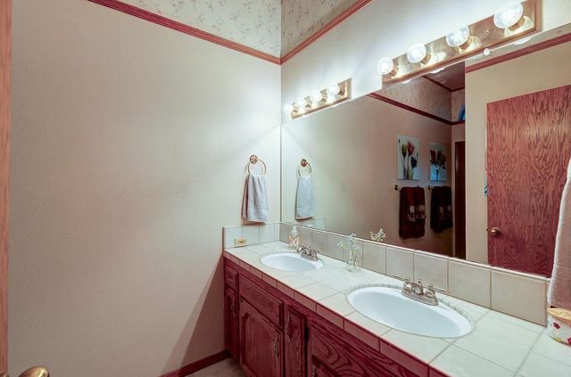 8315 N 4th Street, Fresno, CA 93720