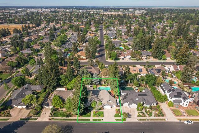 8315 N 4th Street, Fresno, CA 93720