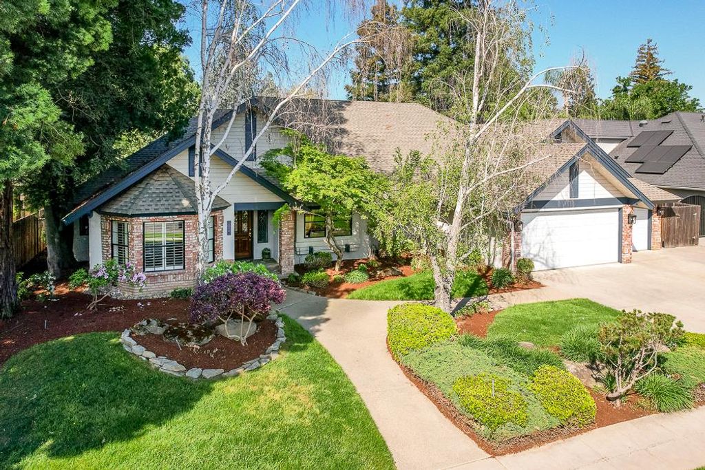 8315 N 4th Street, Fresno, CA 93720