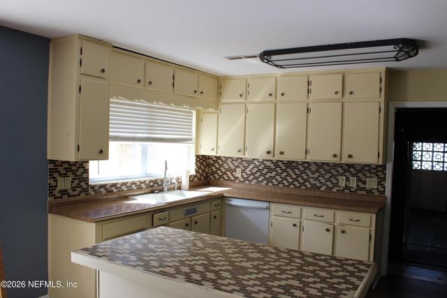 1806 MEMORY Lane, Jacksonville, FL 32210