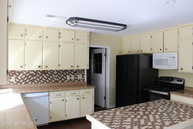 1806 MEMORY Lane, Jacksonville, FL 32210