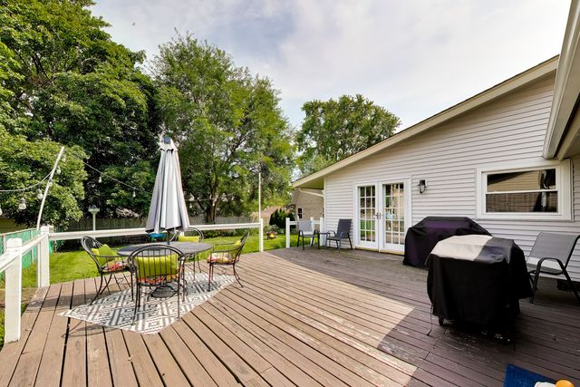 6001 Ross Drive, Woodridge, IL 60517
