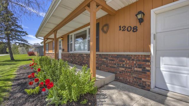 1208 Emerson AVENUE, Howards Grove, WI 53083