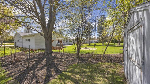 1208 Emerson AVENUE, Howards Grove, WI 53083