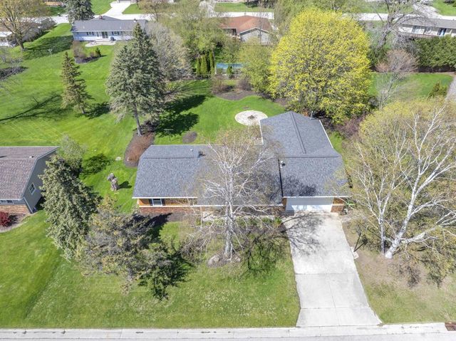1208 Emerson AVENUE, Howards Grove, WI 53083