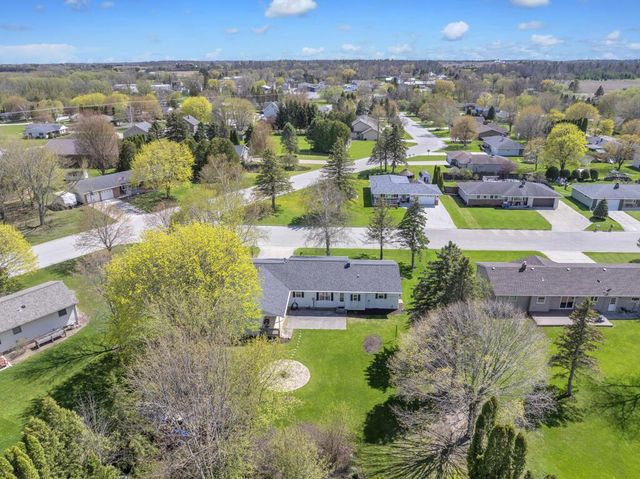 1208 Emerson AVENUE, Howards Grove, WI 53083