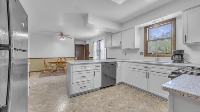 1208 Emerson AVENUE, Howards Grove, WI 53083