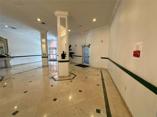 1301 NE Miami Gardens Dr 1403W, Miami, FL 33179