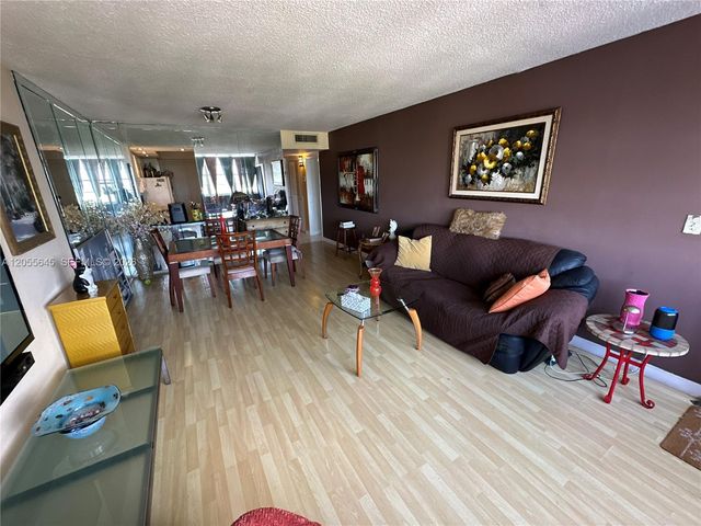 1301 NE Miami Gardens Dr 1403W, Miami, FL 33179