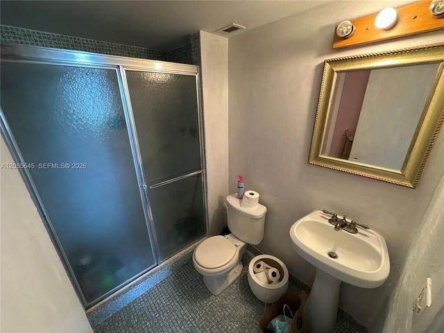 1301 NE Miami Gardens Dr 1403W, Miami, FL 33179