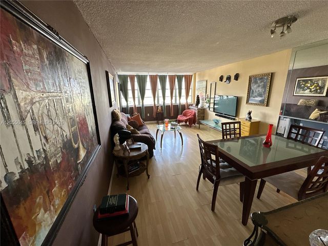 1301 NE Miami Gardens Dr 1403W, Miami, FL 33179