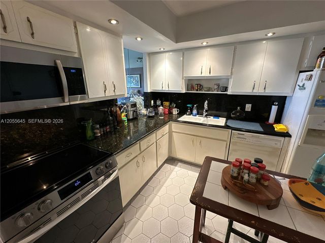 1301 NE Miami Gardens Dr 1403W, Miami, FL 33179