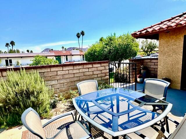 48245 Racquet Lane, Palm Desert, CA 92260