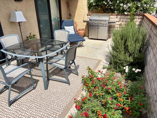 48245 Racquet Lane, Palm Desert, CA 92260