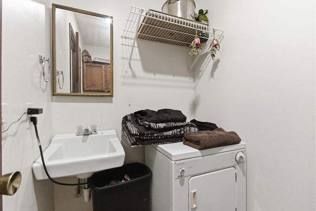 2413 S KENDALLWOOD RD, Columbia, MO 65203